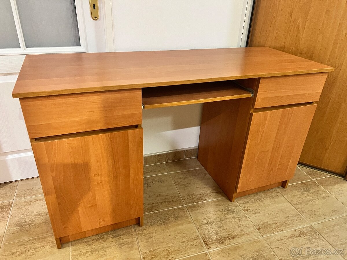 Psací kancelářský stůl 135x50 cm