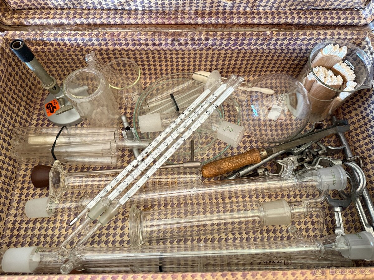 Laboratorní sklo + kahan