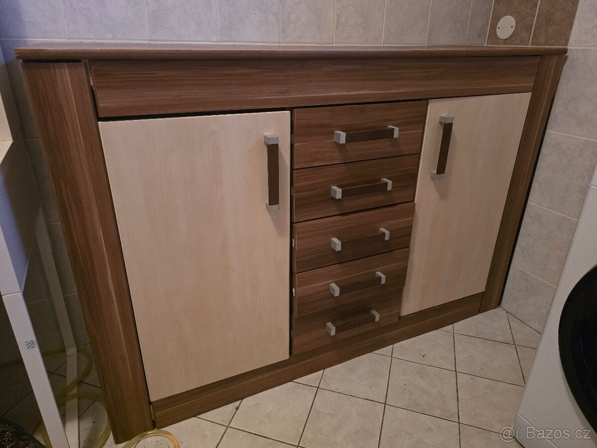 Prodám skříň / komoda