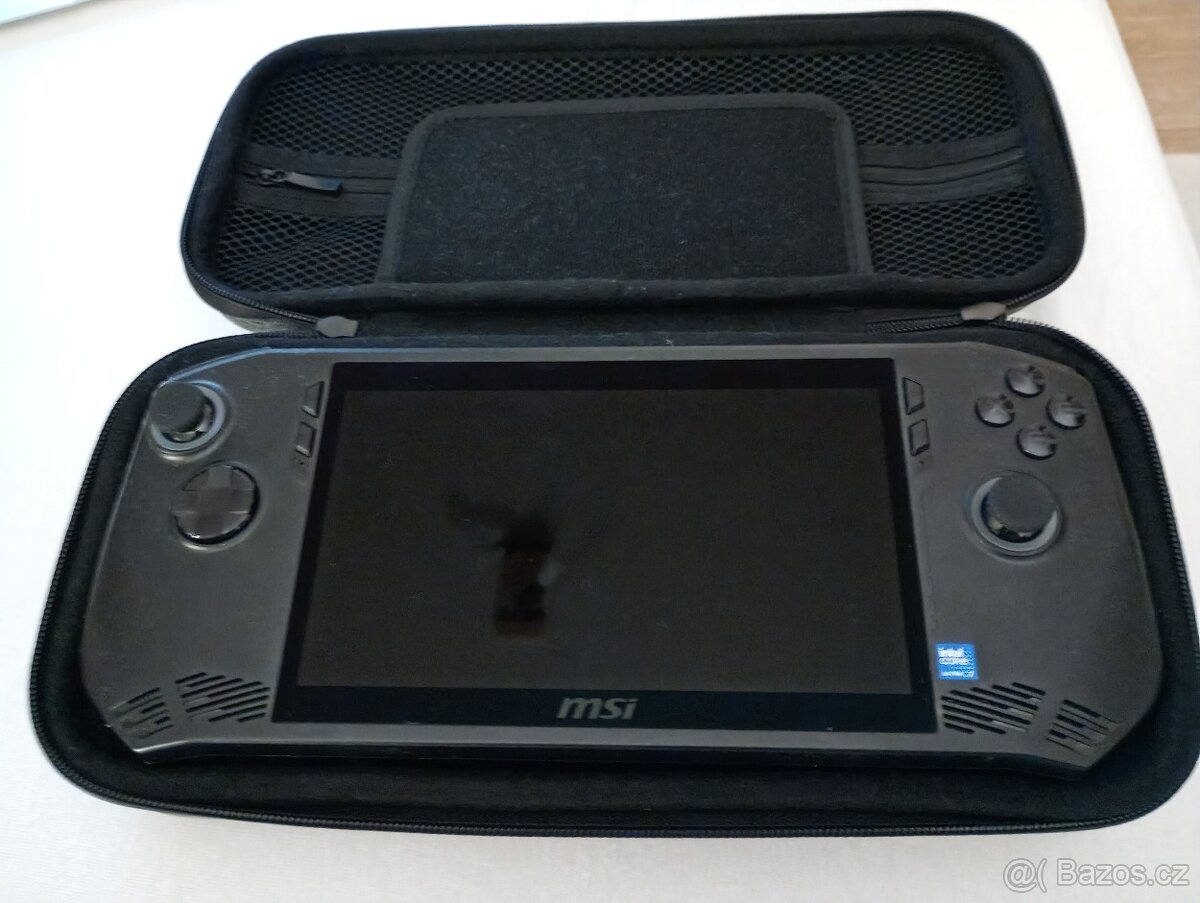 MSI Claw a1m 054cz + ochranné pouzdro