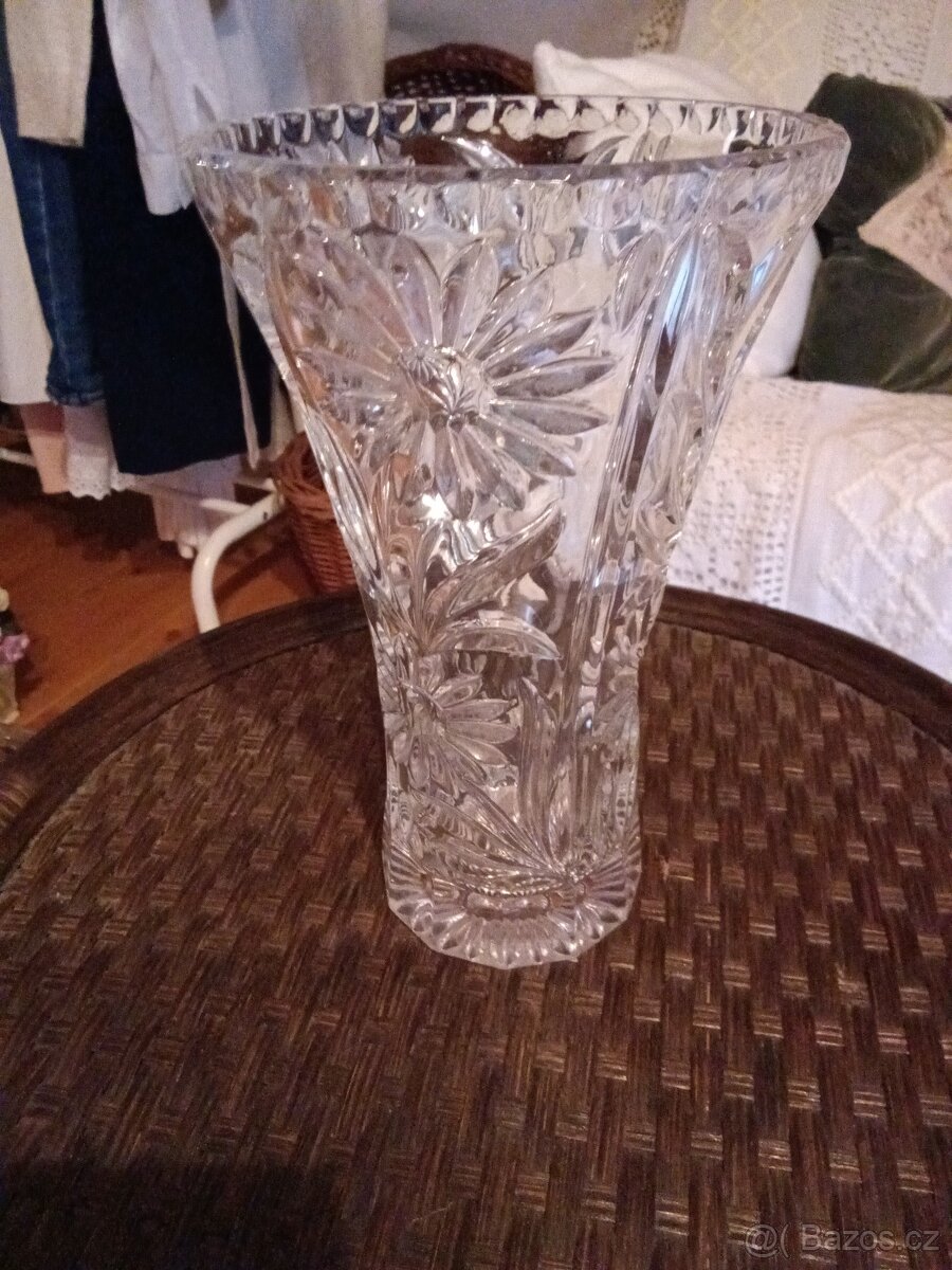 Váza velká broušená