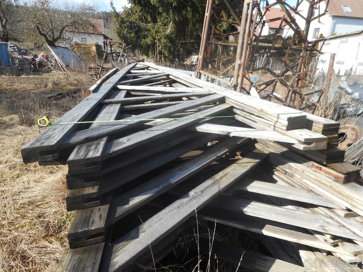 Střešní vazníky.