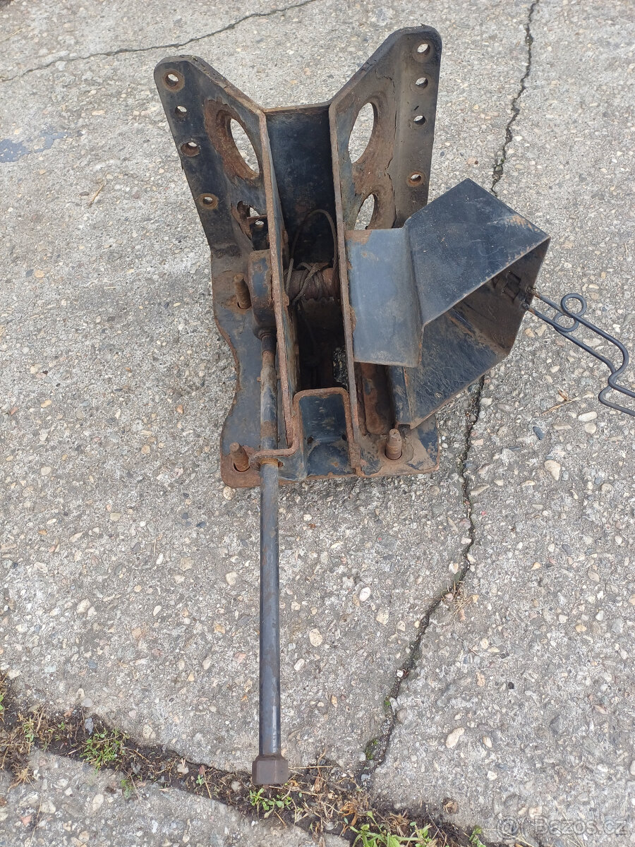 MAN TGA TGX TGS držák rezervy