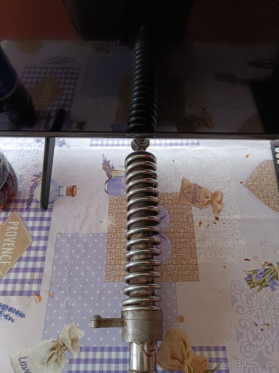 Prodávám zadní tlumiče Simson s 51