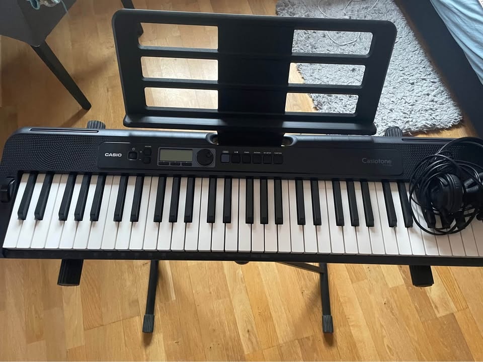 Casio CT-S300 Keyboard with dynamics