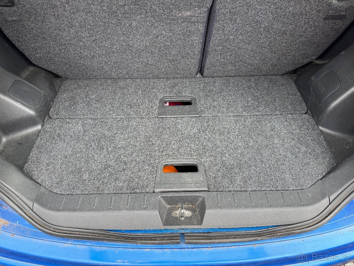 Druhá podlaha kufru Nissan Note E11 / díly