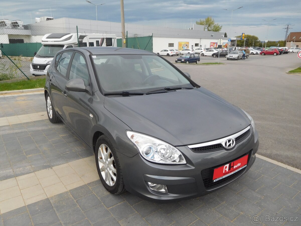 Hyundai i30 1.6 CRDi Style, 85 kW, Aut. Klima
