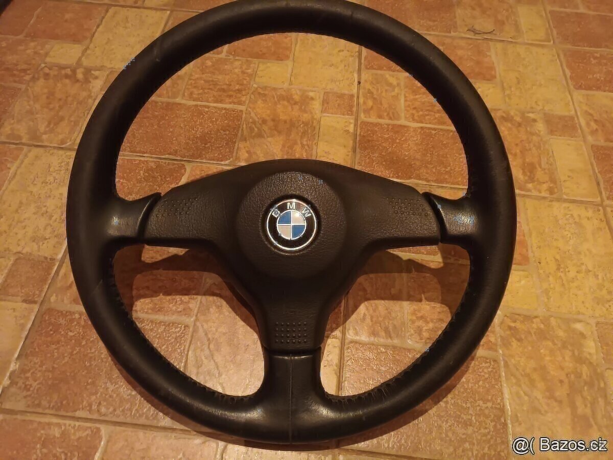 Predam volant na BMW e28