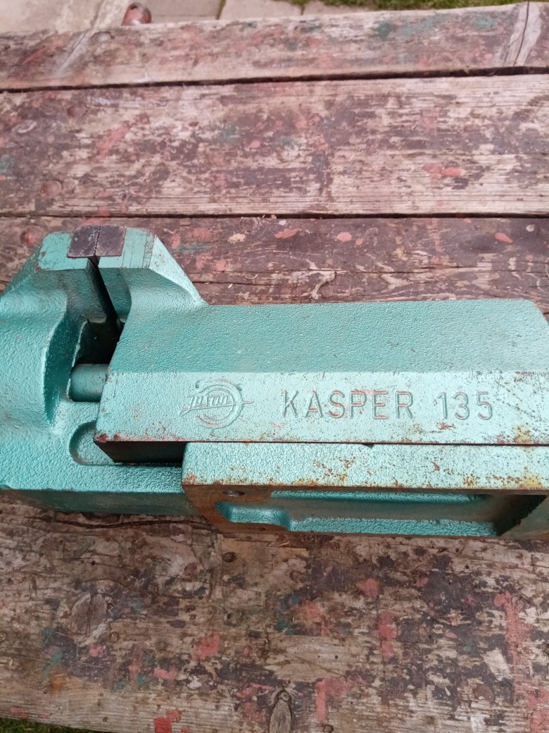 Svěrák kasper 135