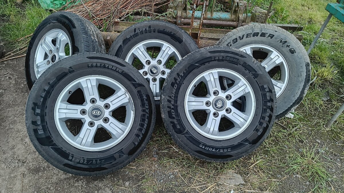 Sada Alu kol + letní pneu Kia sorento + rezervní kolo
