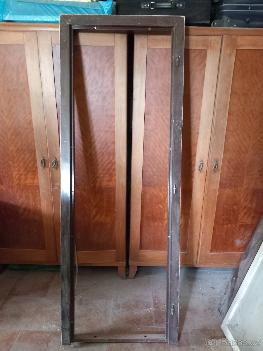 Kovová Zárubeň futra 60cm