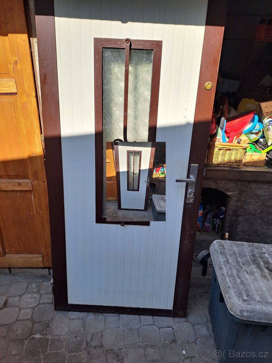 Bezpečnostní dveře