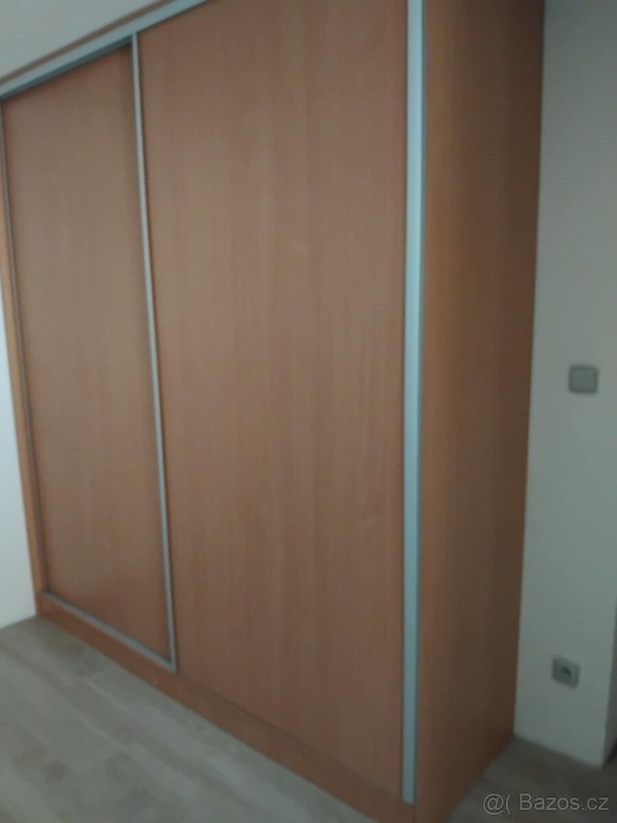Vestavěná skrin