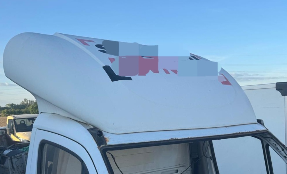 Prodám střešní spoiler z Mercedes Benz Sprinter typ 906