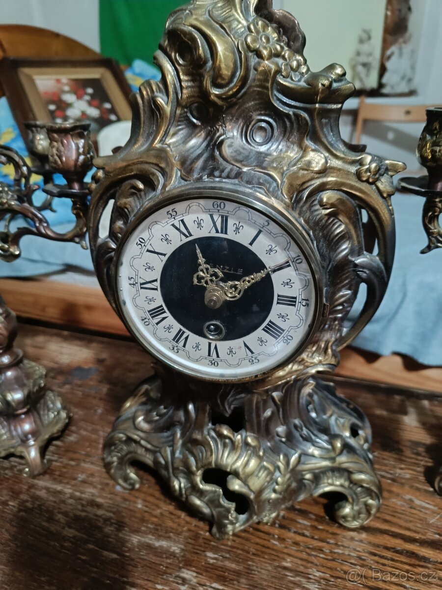 Krbove hodiny KIENZLE. Vintage, bronz