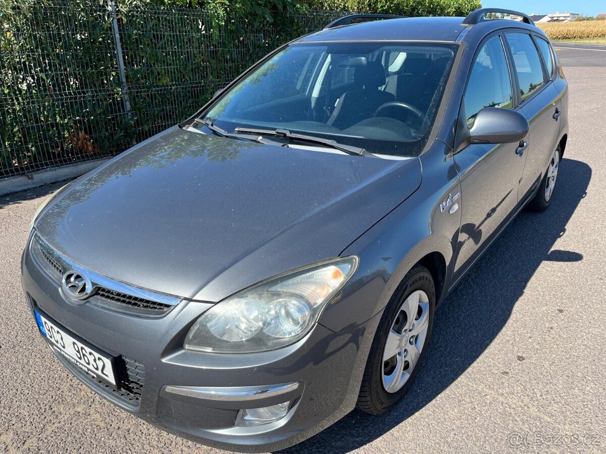 Hyundai i30, 1,4 i CW KLIMA SERVIS 2 x KOLA