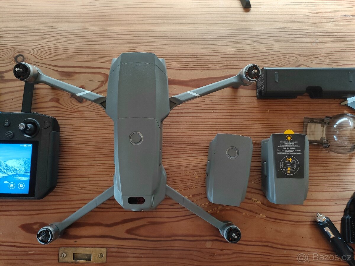 DJI Mavic 2 Pro + DJI Smart Controller + 3 baterie