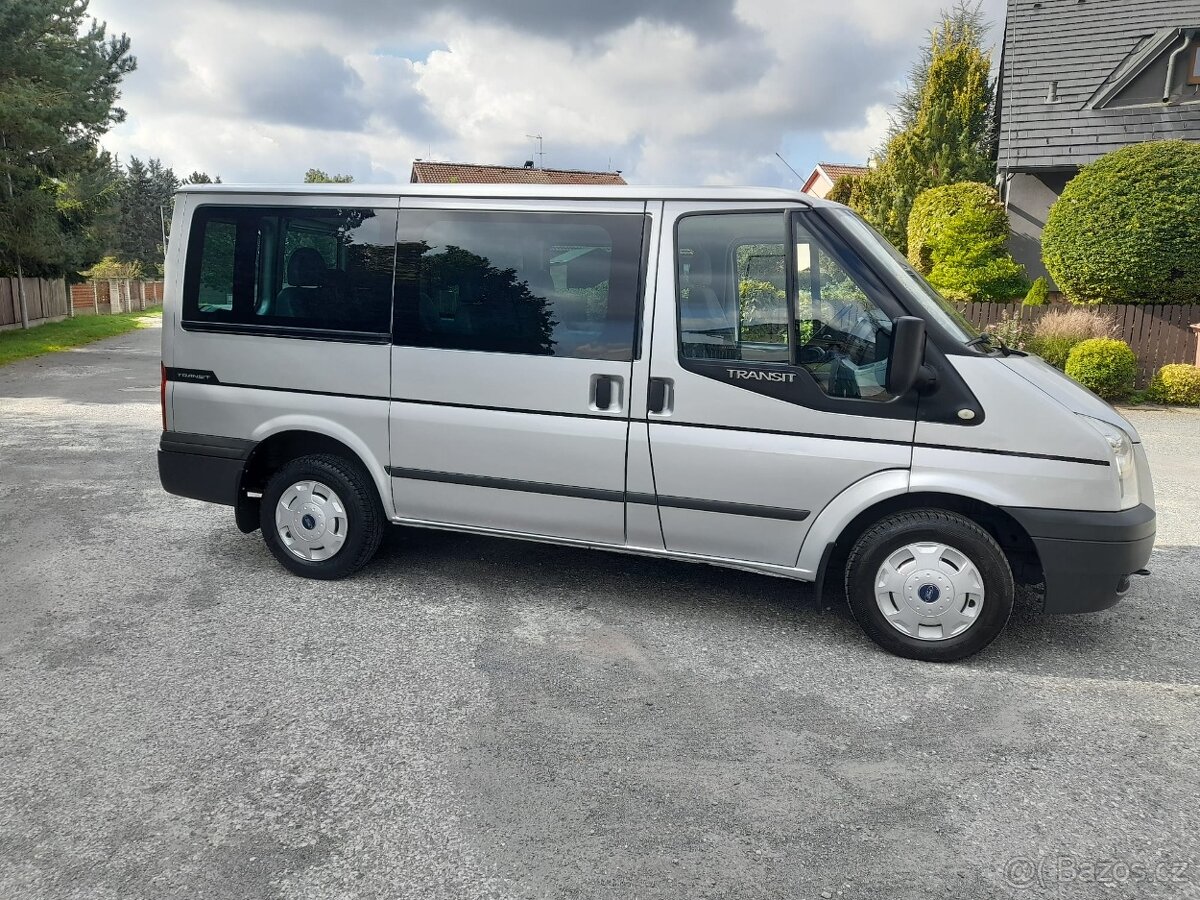 Ford Transit 9 místný 2.2 TDCI, 92 KW 6ti kvalt r. 2013