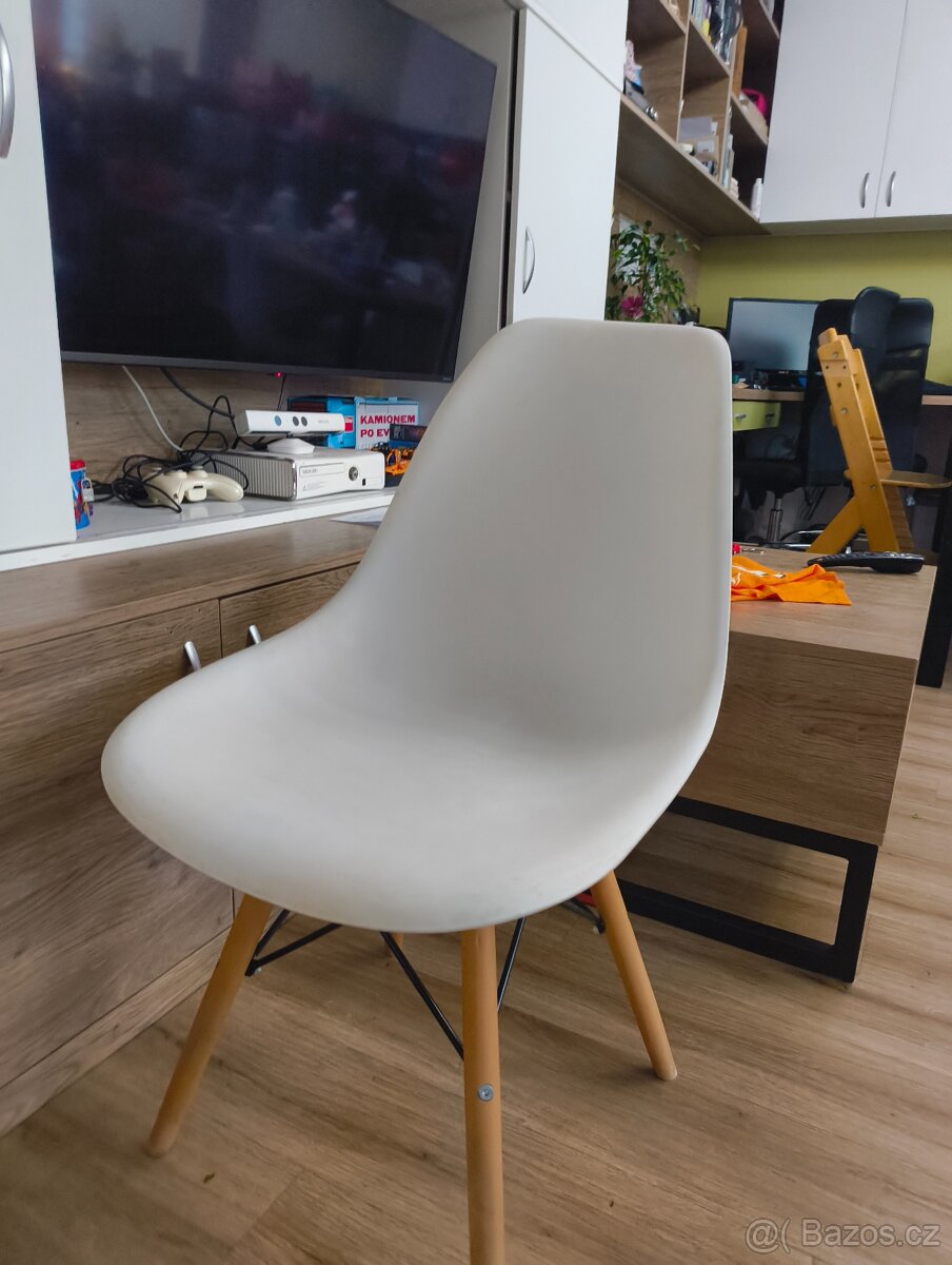 Jídelní židle bílé - 4 ks ( jako nové)