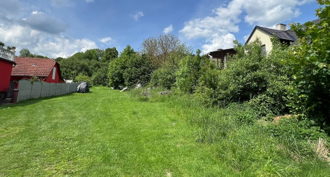 Prodej stavebního pozemku 1065m2 Koroužné