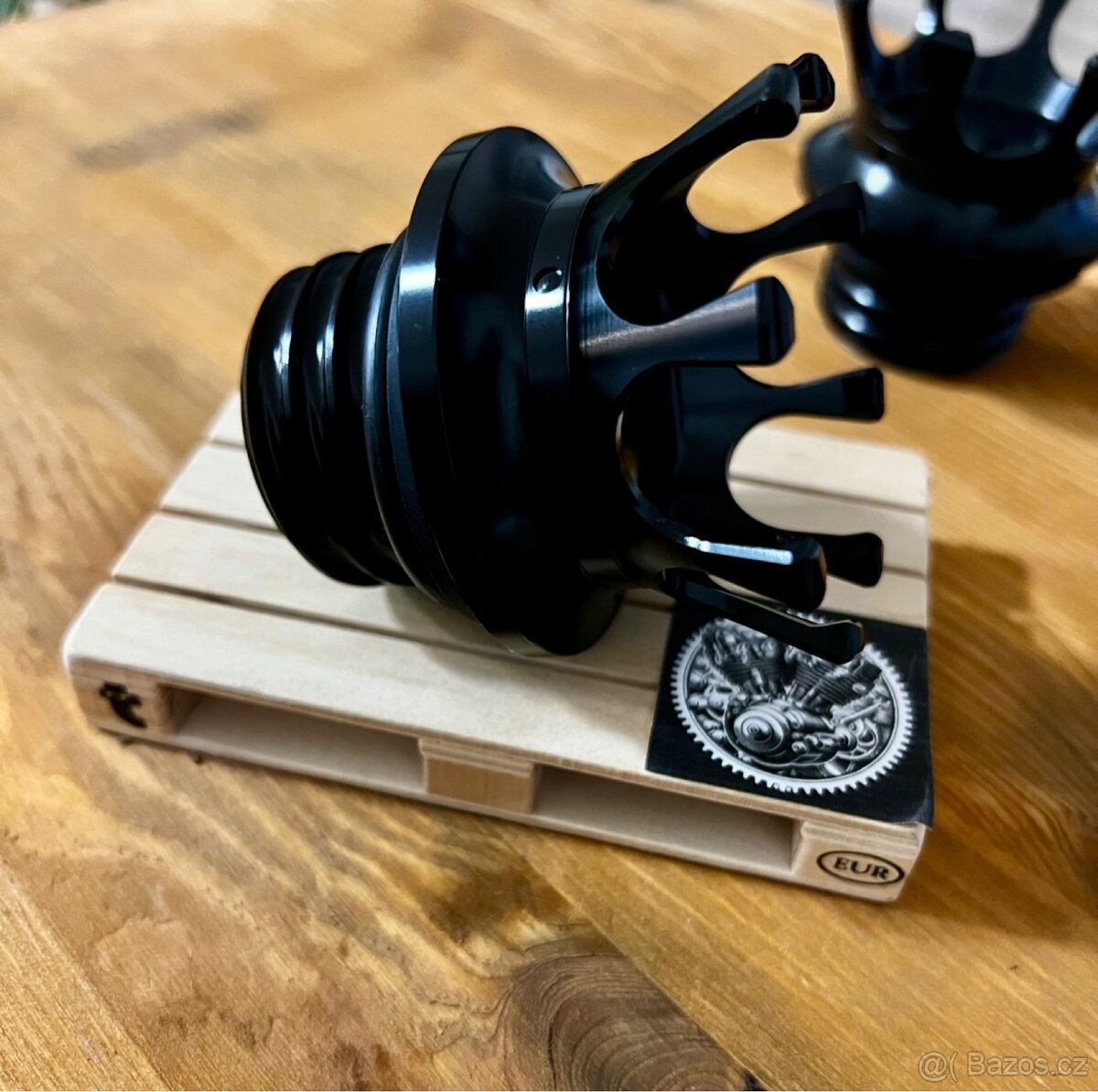 Víčko nádrže Harley-Davidson (koruna)