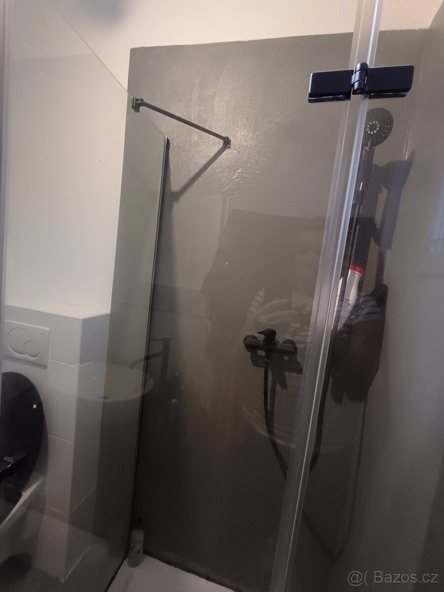 Sprchový kout