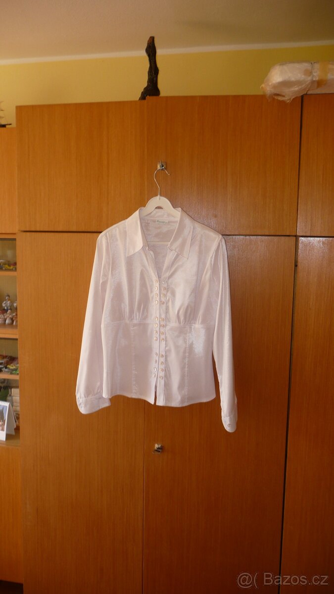 Dámská bílá halenka