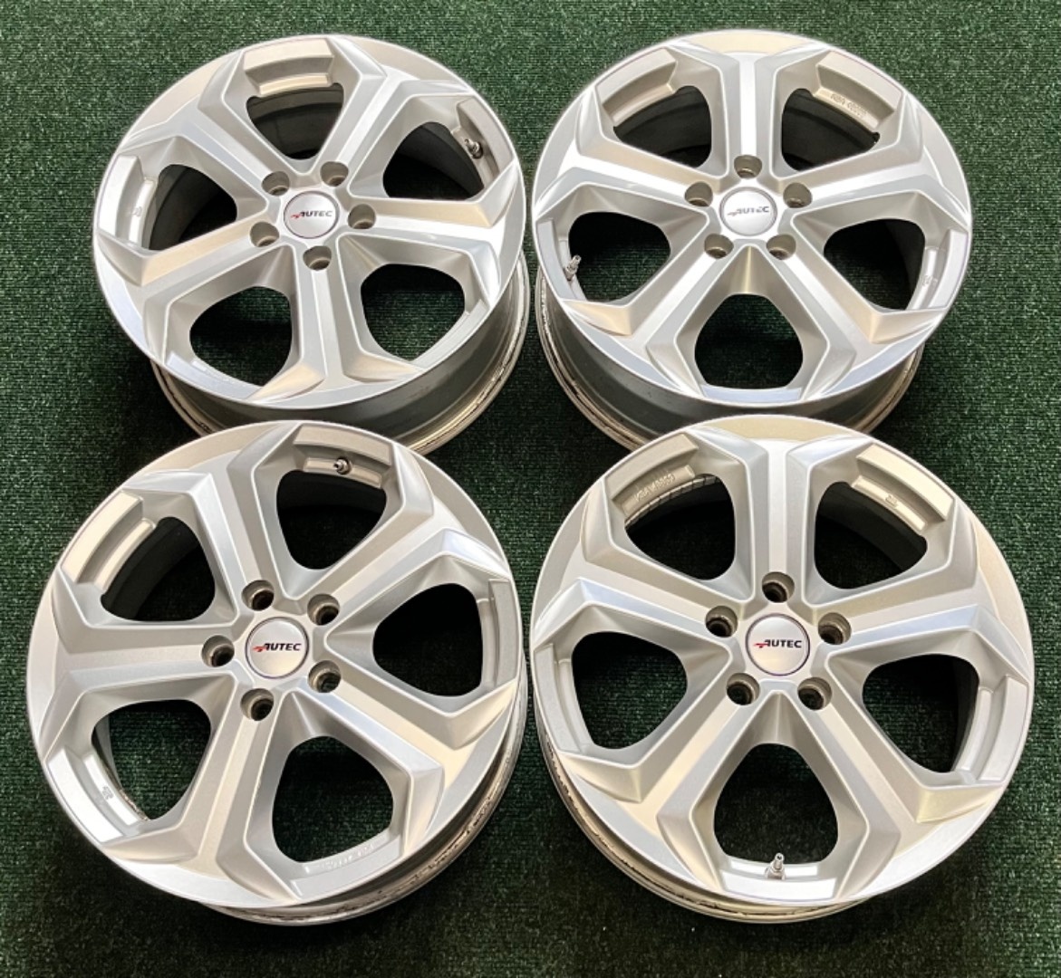 5x112 R17 Alu disky Alutec + senzory - ET 50