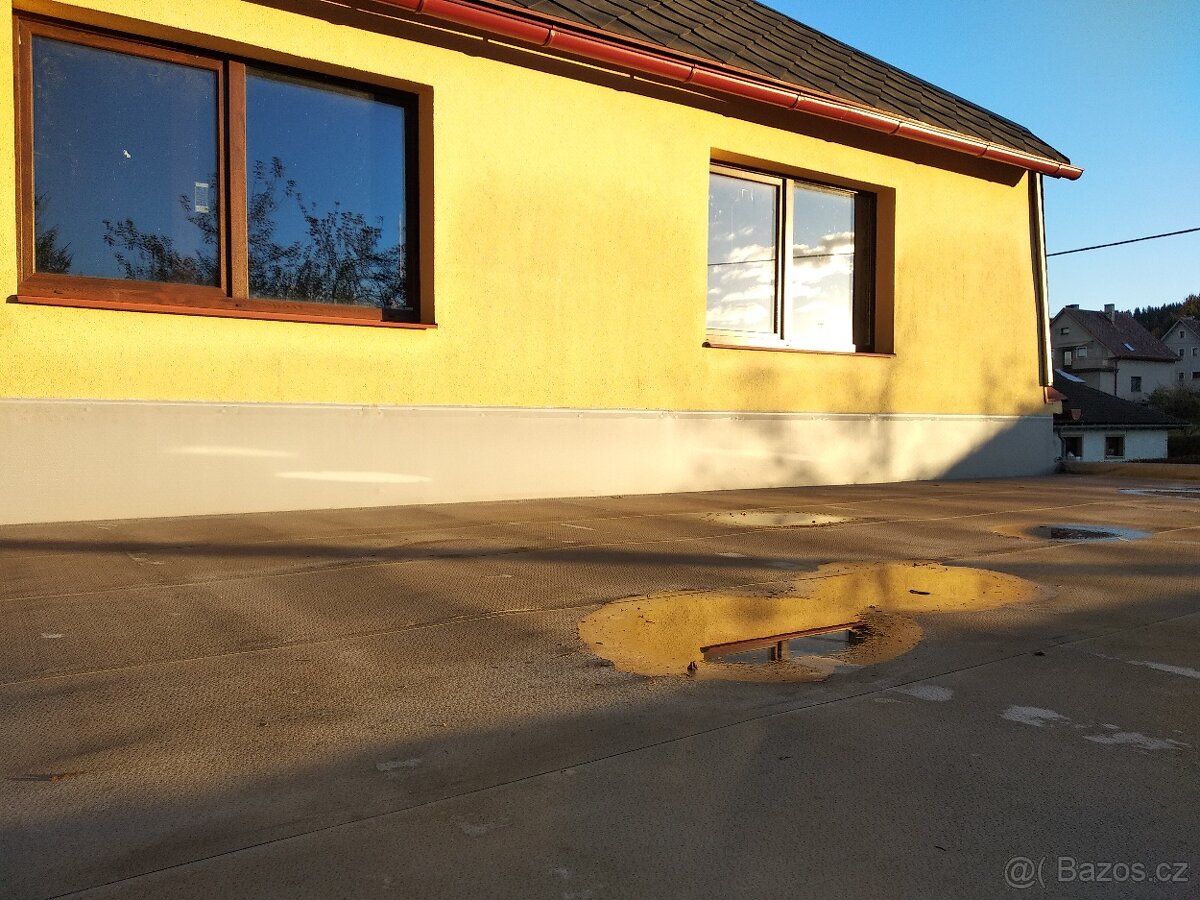 2 okna plastová 1980x1300 mm bílá/ořech