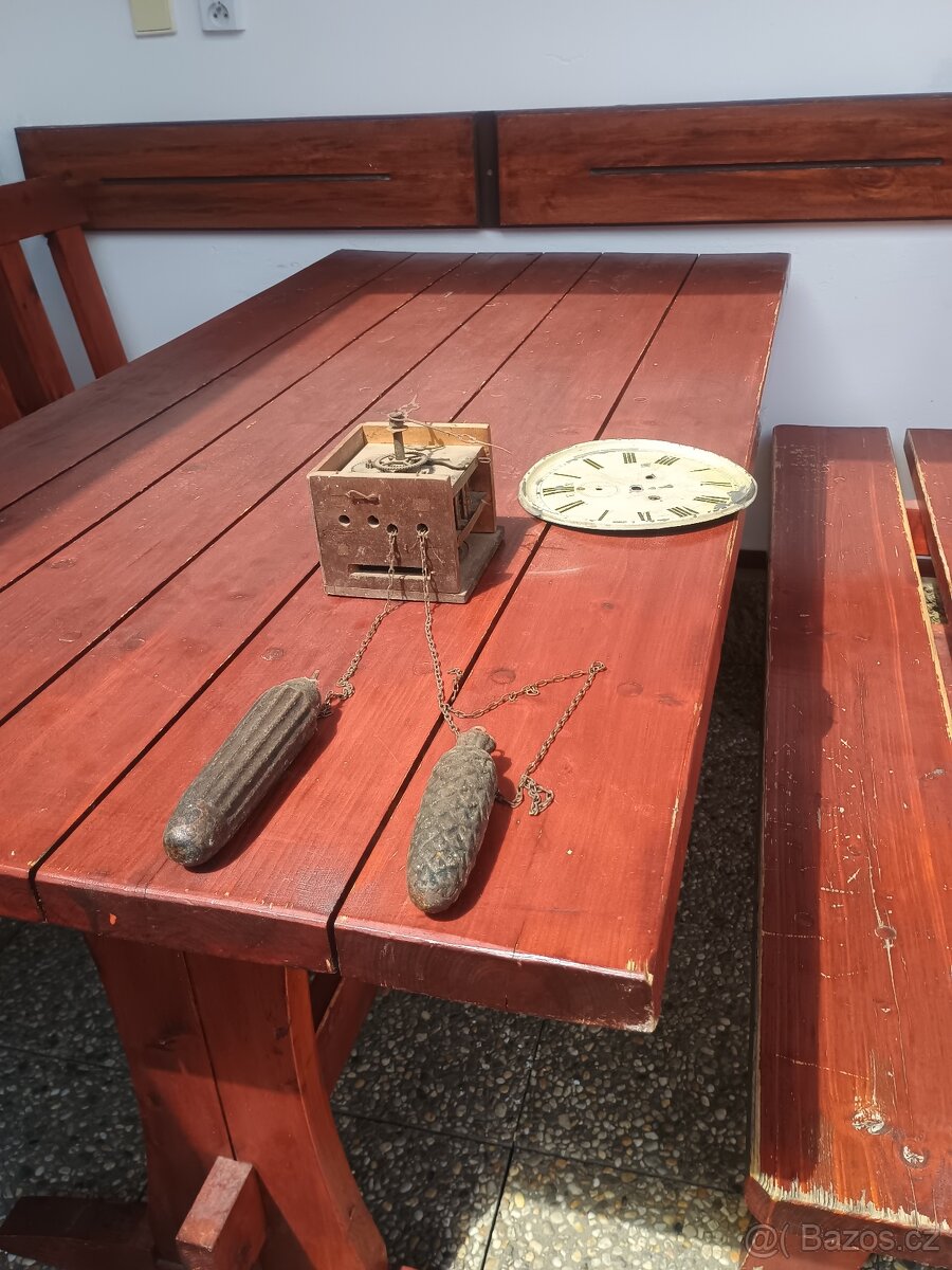 Torzo hodin se závažím