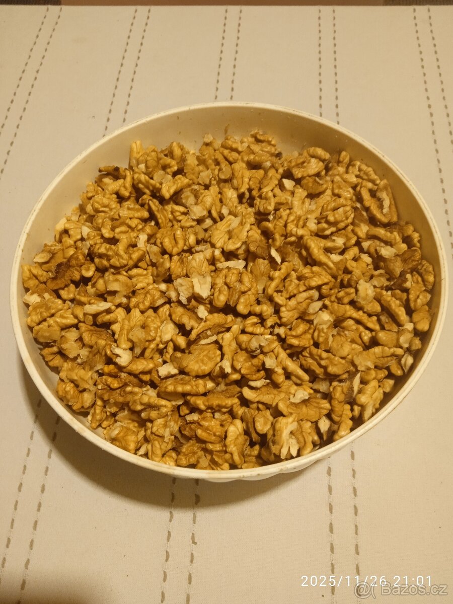 ořechy vlašské loupané