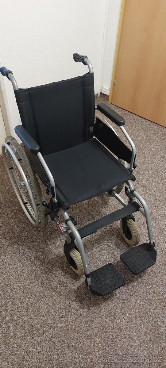 Invalidní vozík Cronos - zánovní