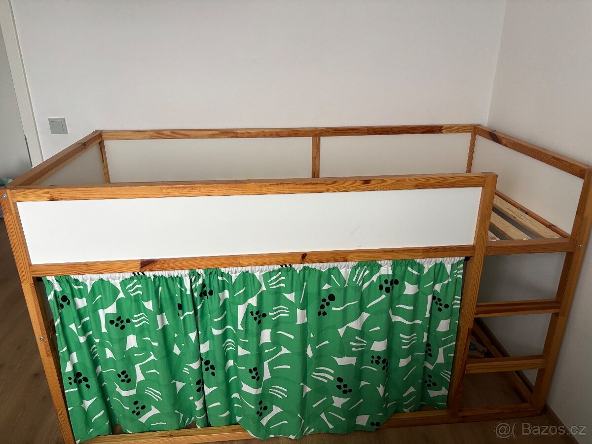 Dětská patrová postel