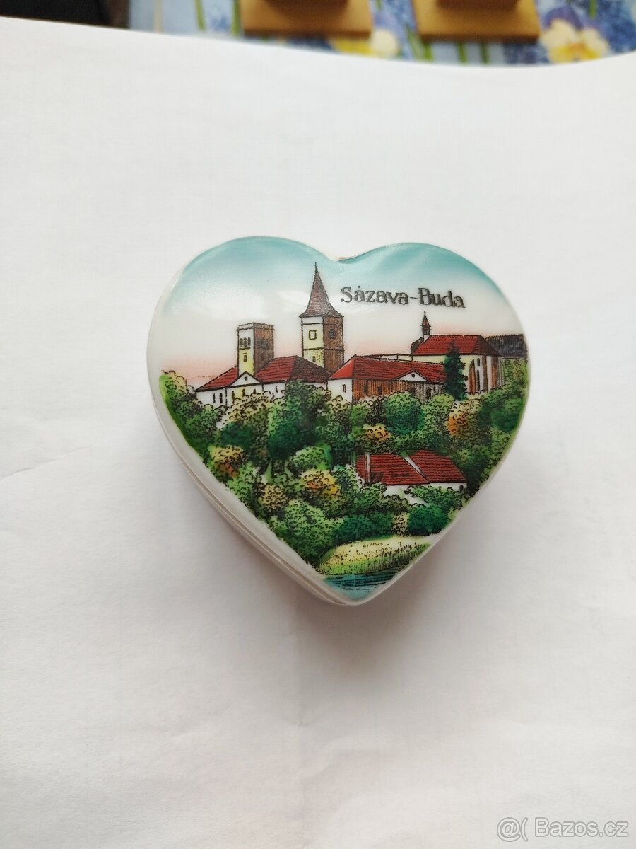 Porcelánová upomínková dóza Buda Zn. Viktoria SUPER STAV