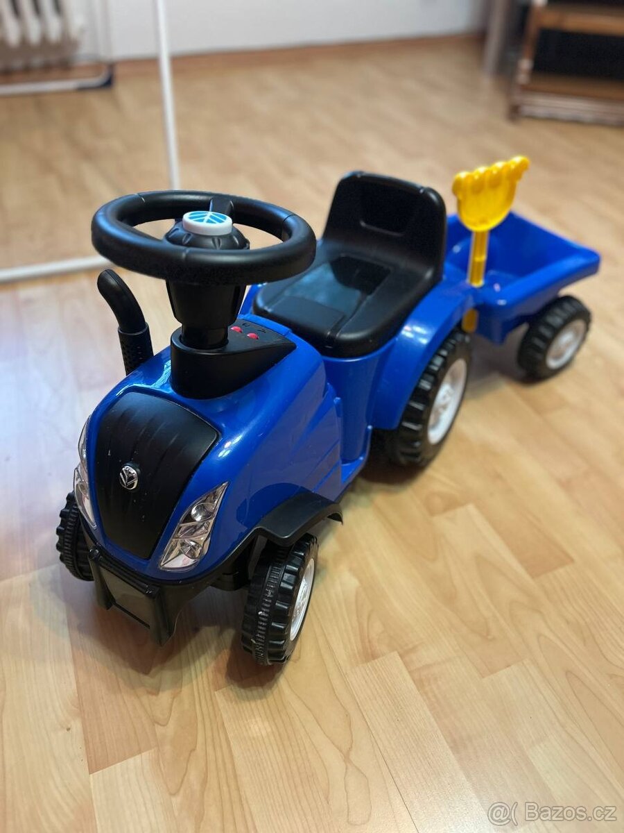 Dětský traktor s přívěsem