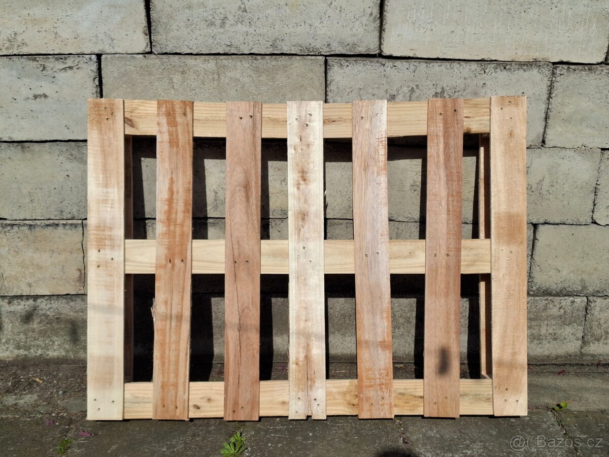 Palety 110x80x12cm.