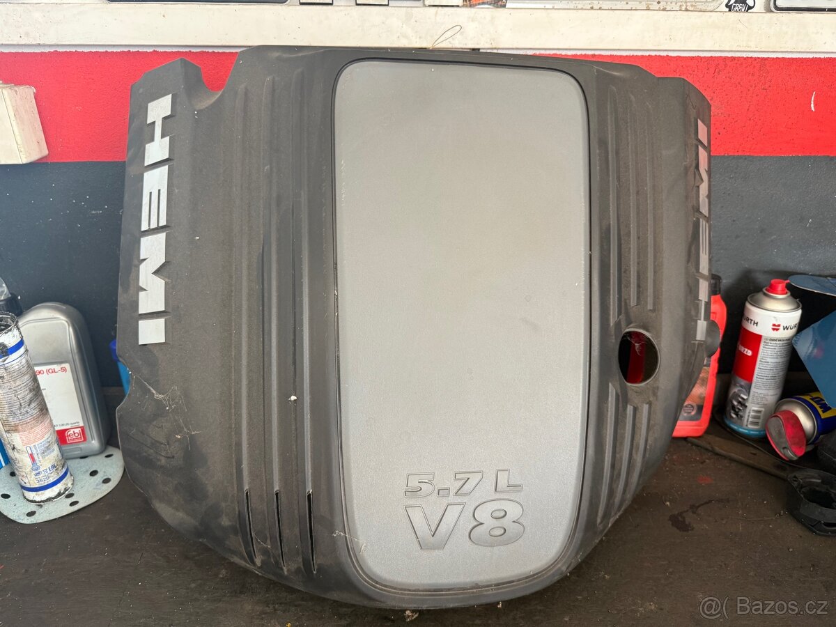 Kryt motoru 5.7L V8 HEMI