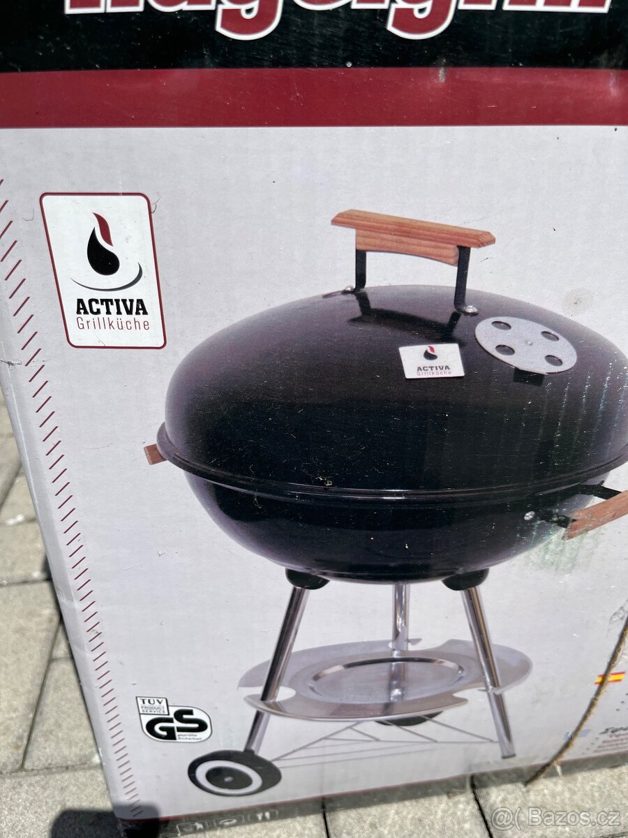 Nový gril německé značky na dřevěné úhly