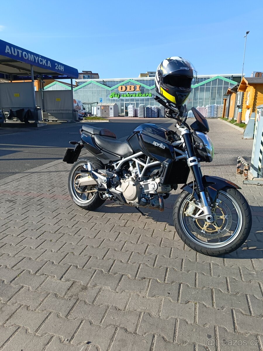 Aprilia mana850