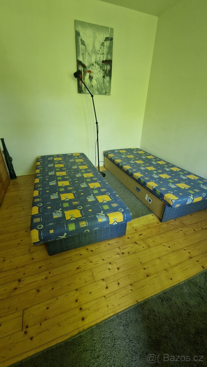 postele s úložným prostorem
