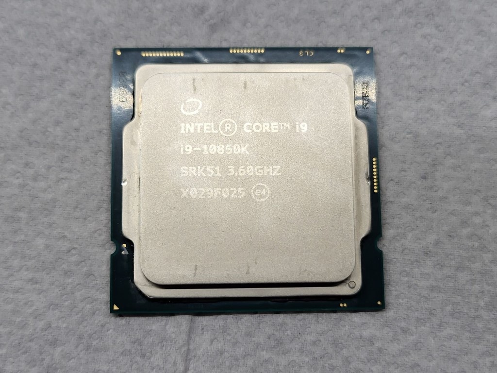 Intel i9 10850K 10/20 jader/ 3,6GHz Socket 1200
