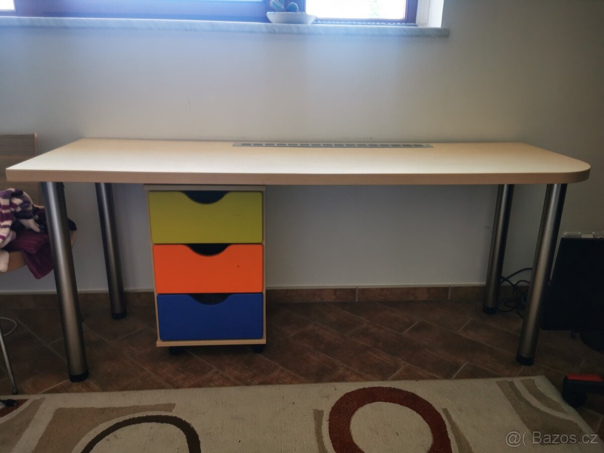 Psací stůl pro deti