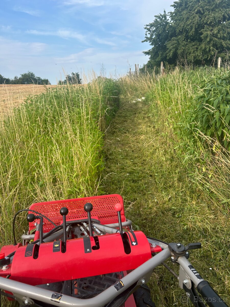 Sekani a mulčovani travy
