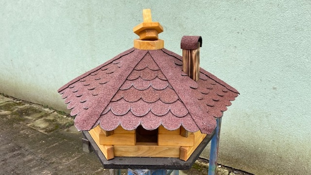 Ptačí krmítka a budky