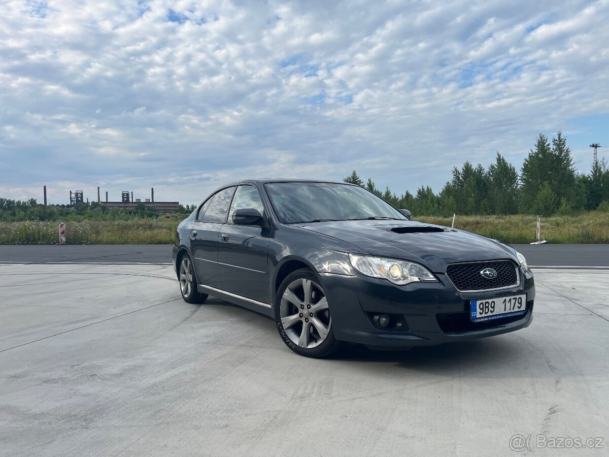 Subaru Legacy 2.0, 110kw, rok 2010