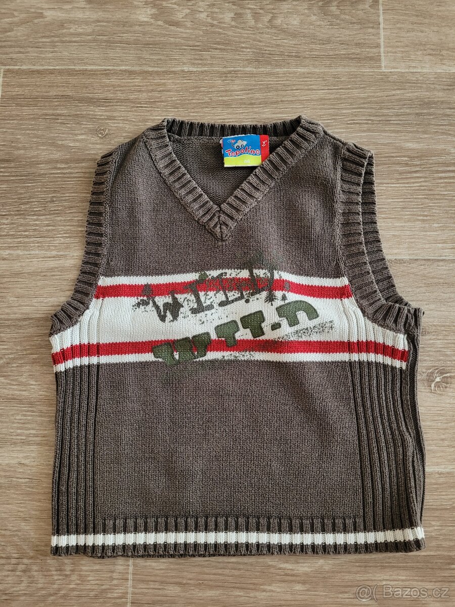 Pěkná vesta vel.86/92