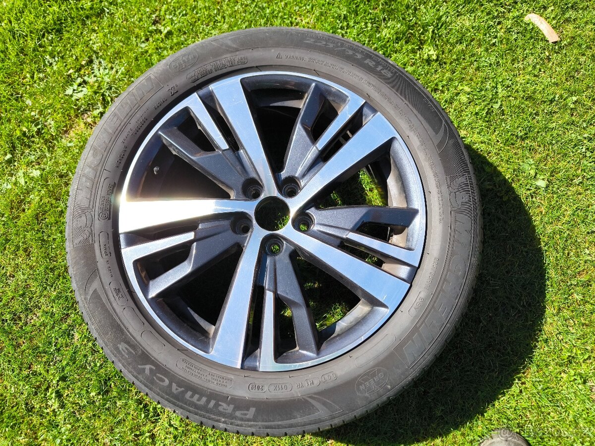 Litá kola s letními pneu Peugeot 5008 a 3008