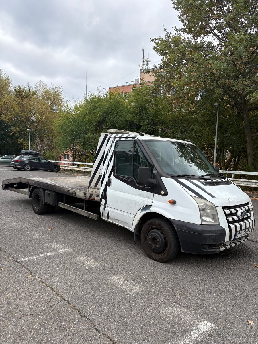 Prodám odtahovku Ford Transit 2.4 tdci 103kW
