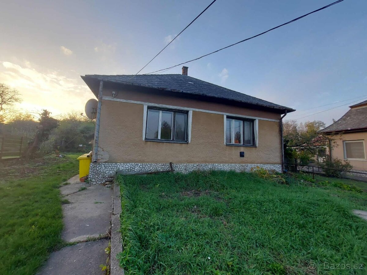 MAĎARSKO - Prodává se rodinný dům v centru obce Forró.