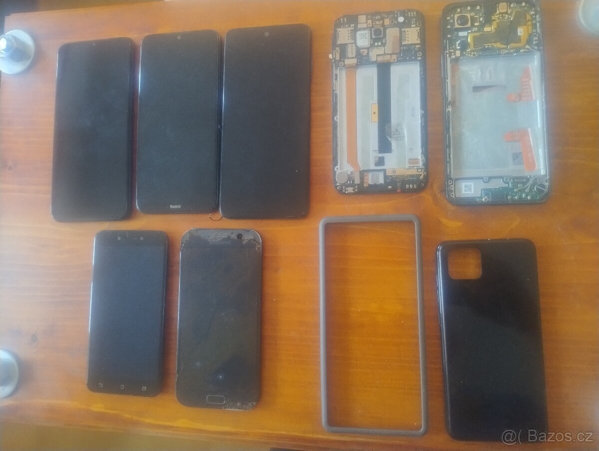 Prodám tyto mobilní telefony Nefunkční